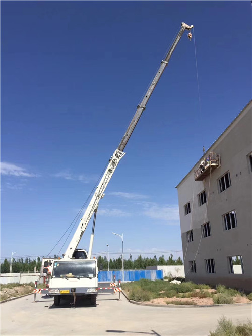 江干区“轻装强干”—— 吊车的 “轻量化臂架” 技术